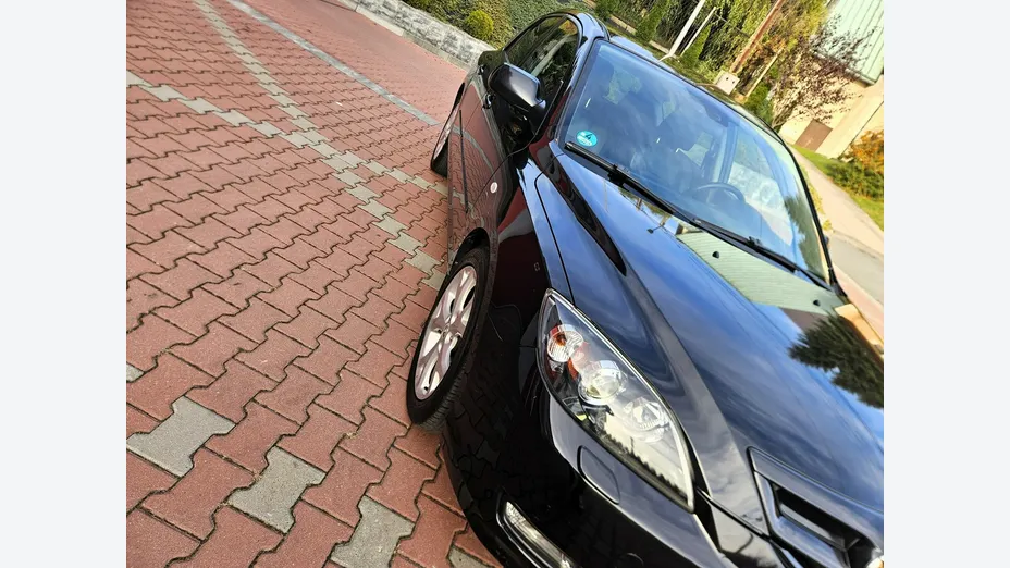 MAZDA 3 -