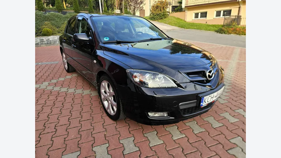 MAZDA 3 -