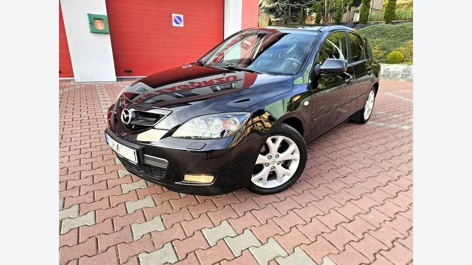 MAZDA 3 -