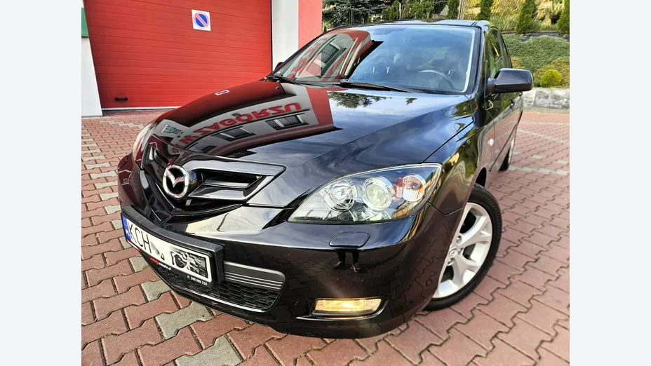 MAZDA 3 -