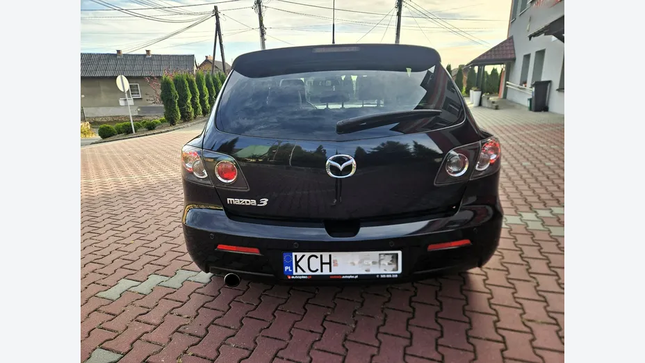 MAZDA 3 -