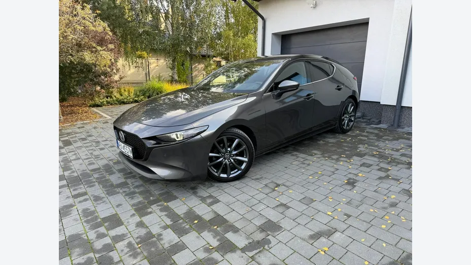 MAZDA 3 -