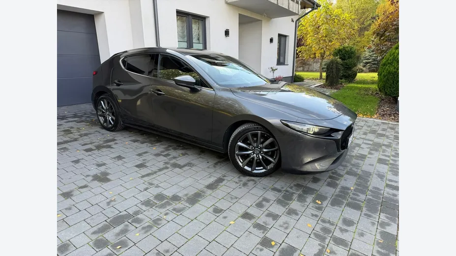 MAZDA 3 -