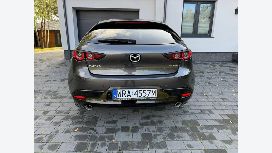 MAZDA 3 -