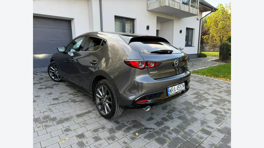 MAZDA 3 -