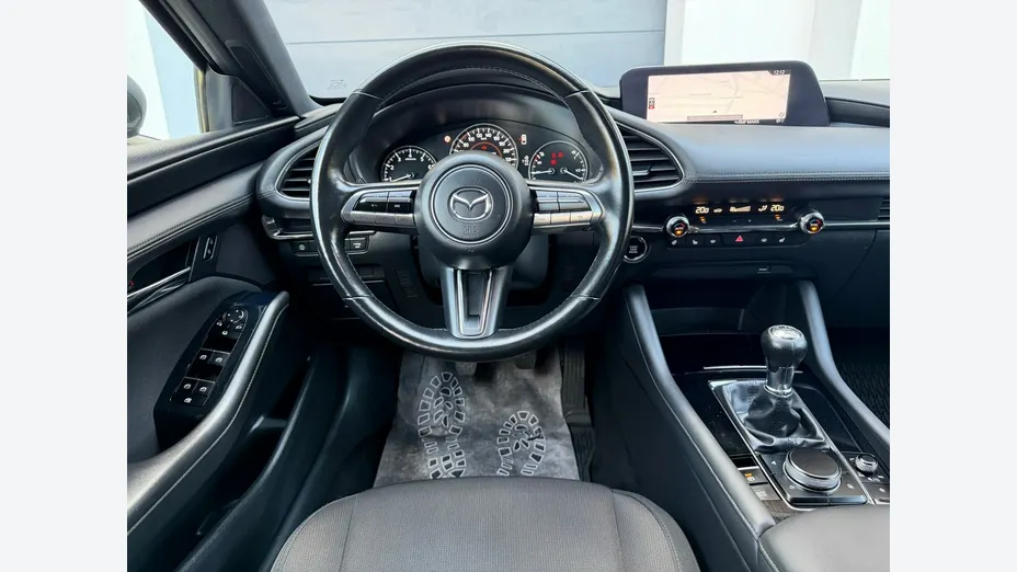 MAZDA 3 -