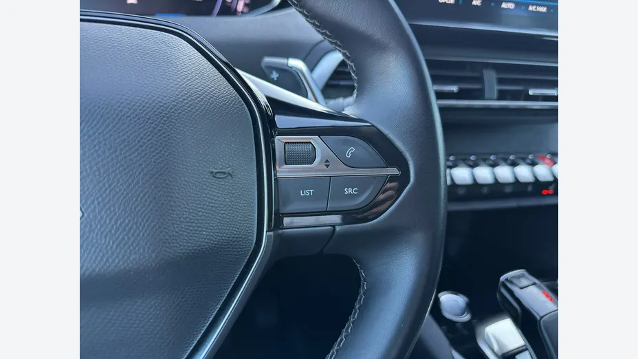 PEUGEOT 5008 -