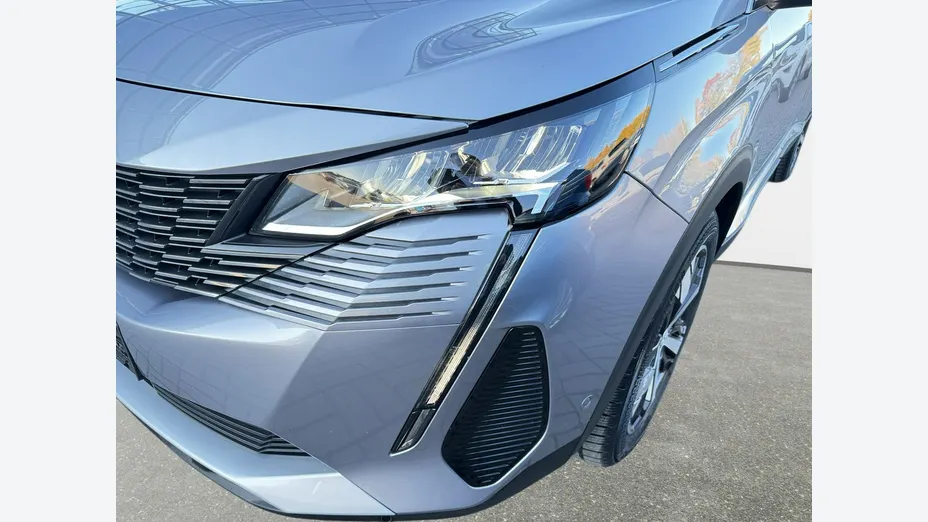 PEUGEOT 5008 -