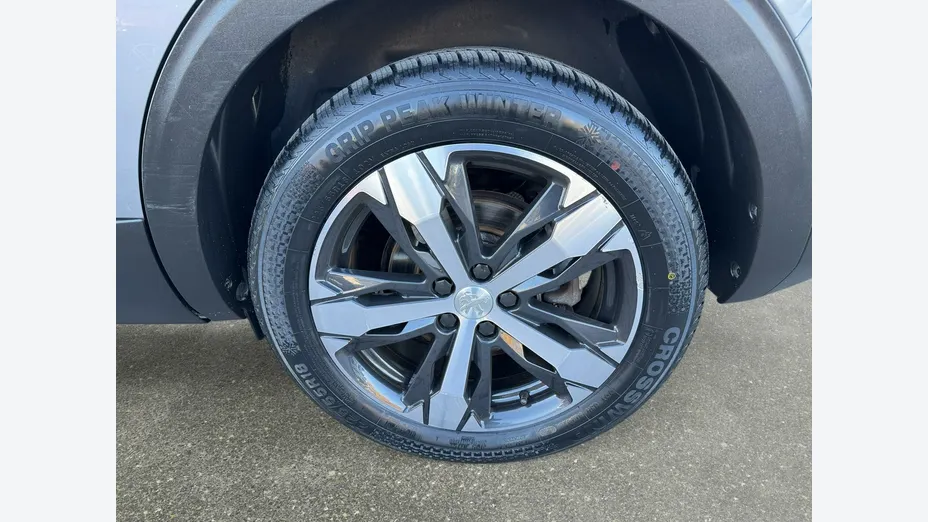PEUGEOT 5008 -