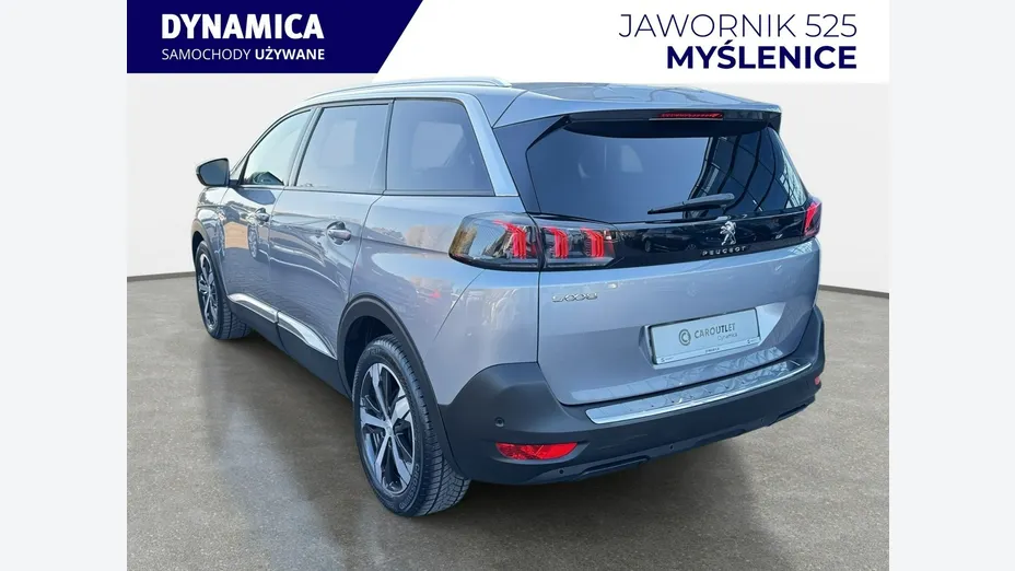 PEUGEOT 5008 -