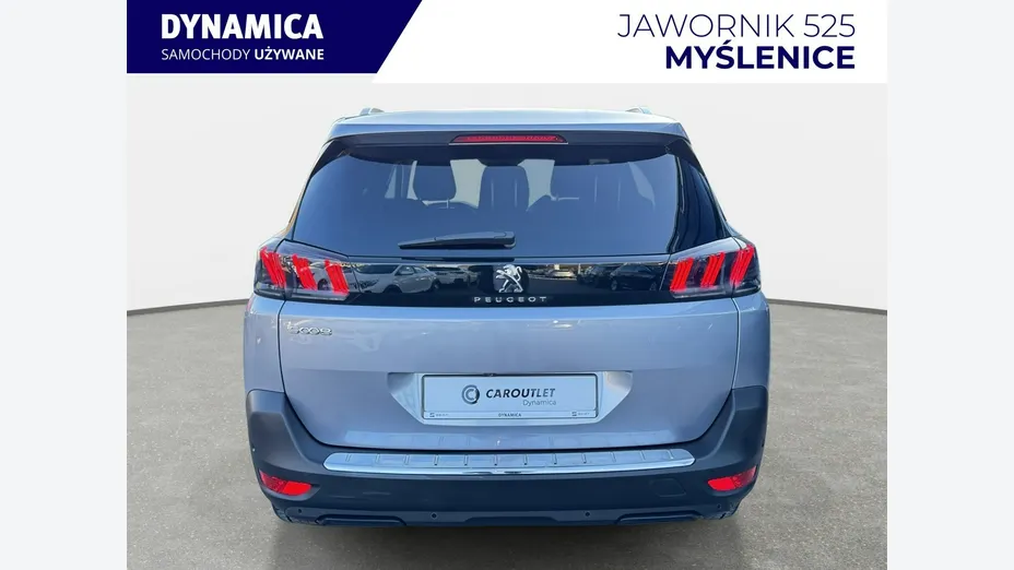 PEUGEOT 5008 -