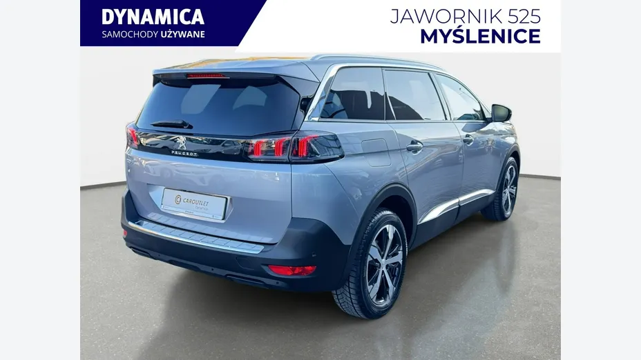 PEUGEOT 5008 -