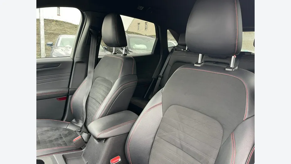 FORD Kuga -