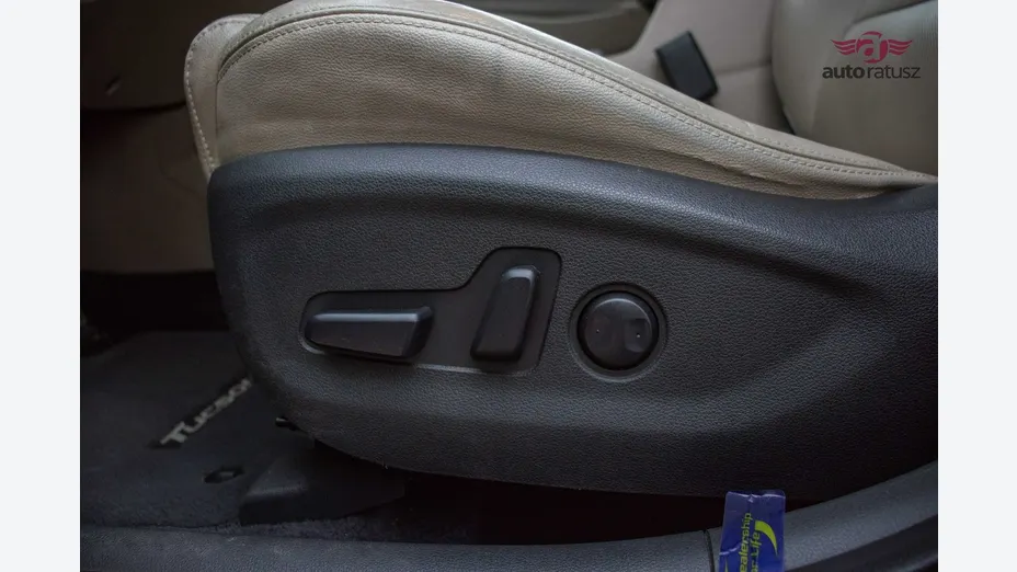 HYUNDAI Tucson -