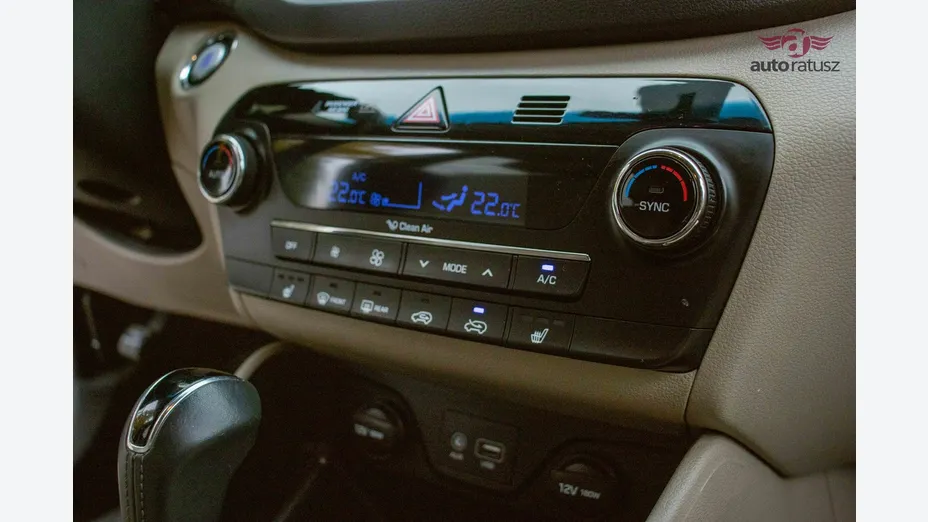 HYUNDAI Tucson -