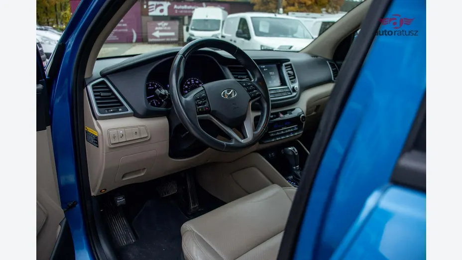 HYUNDAI Tucson -