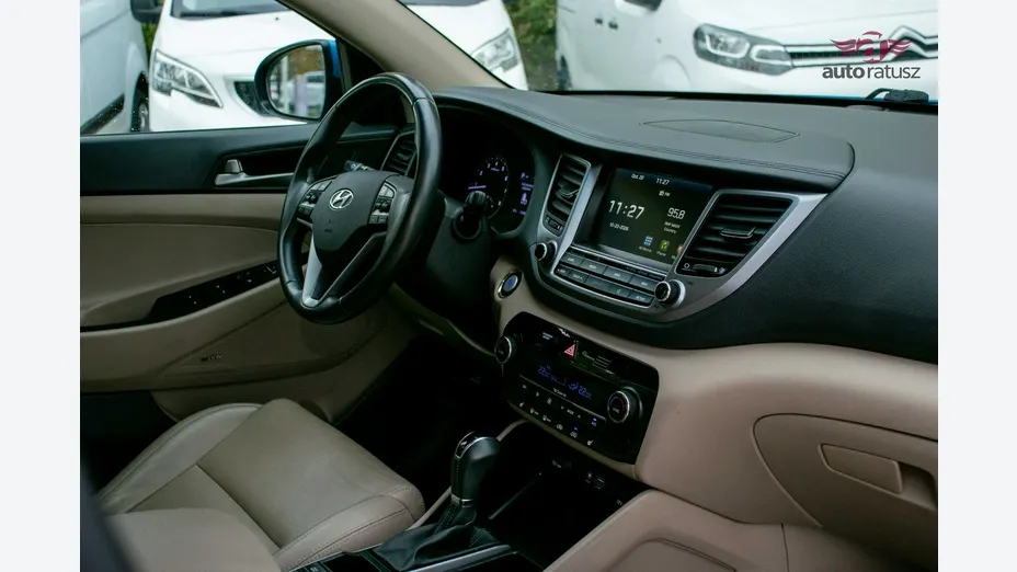 HYUNDAI Tucson -