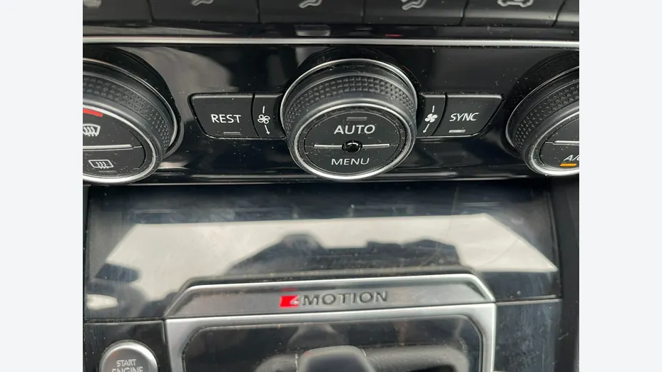 VOLKSWAGEN Arteon -