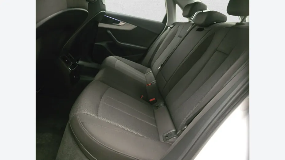AUDI A4 -