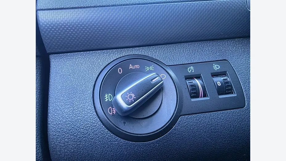 VOLKSWAGEN Caddy -