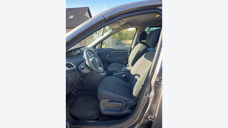RENAULT Scenic -