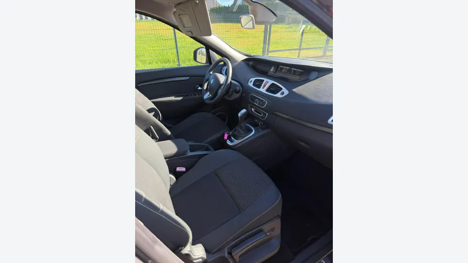 RENAULT Scenic -