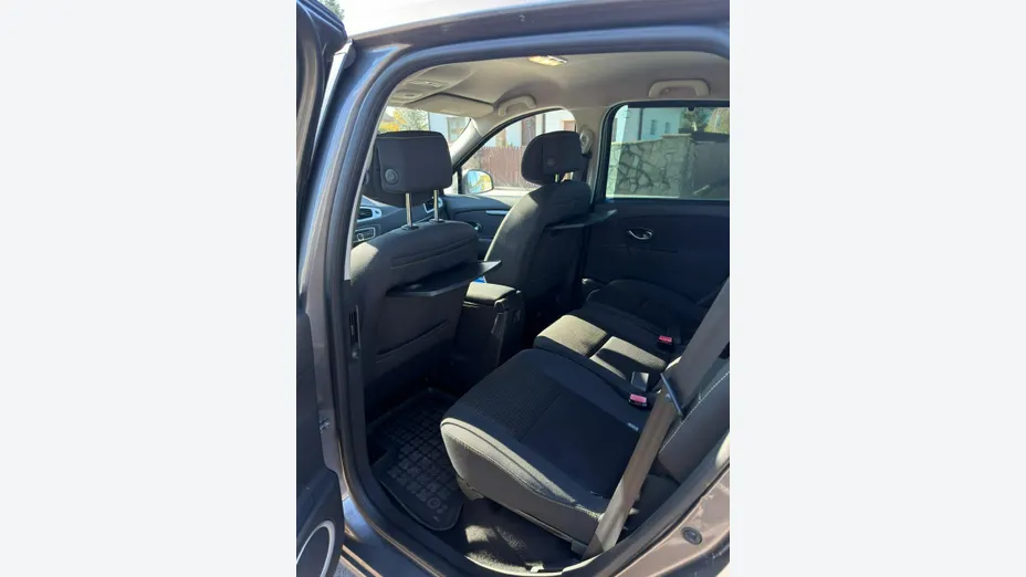 RENAULT Scenic -