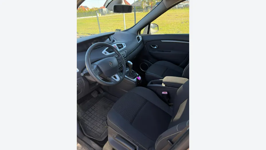 RENAULT Scenic -