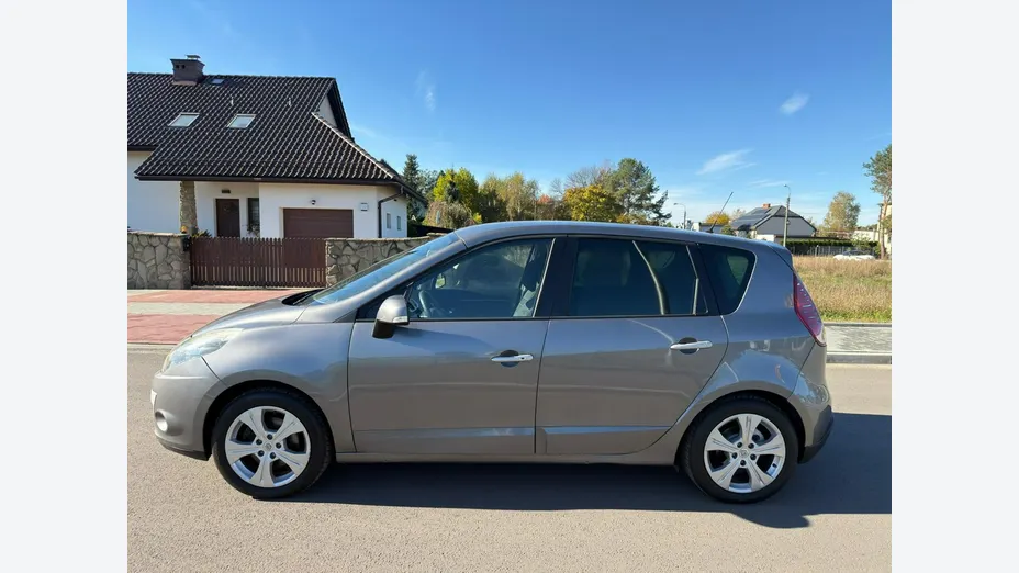 RENAULT Scenic -