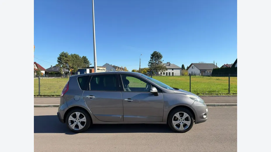 RENAULT Scenic -