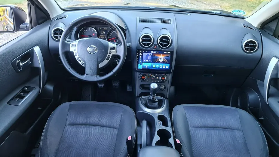 NISSAN Qashqai -
