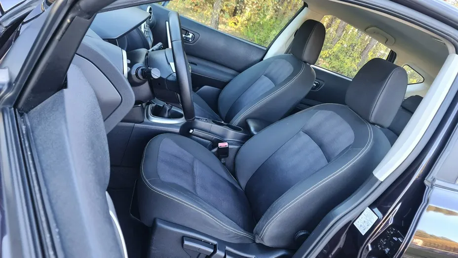 NISSAN Qashqai -