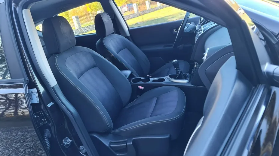NISSAN Qashqai -