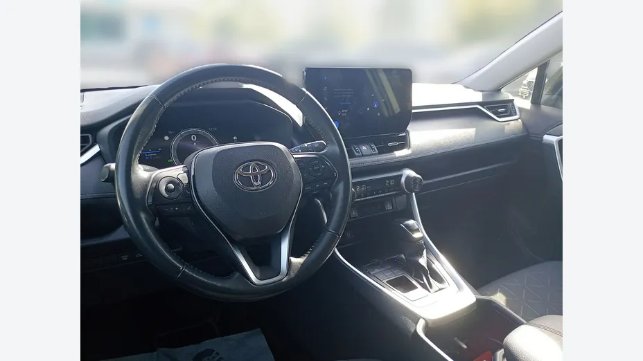 TOYOTA RAV4 -