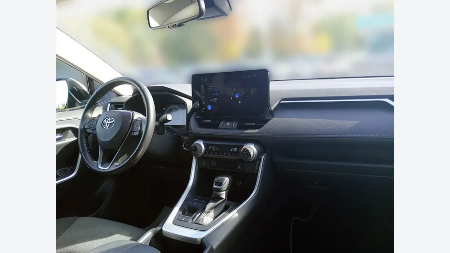 TOYOTA RAV4 -