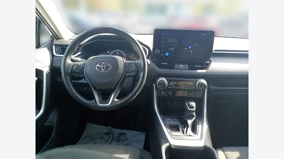 TOYOTA RAV4 -