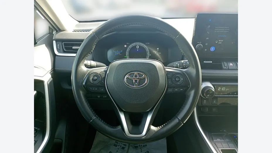 TOYOTA RAV4 -