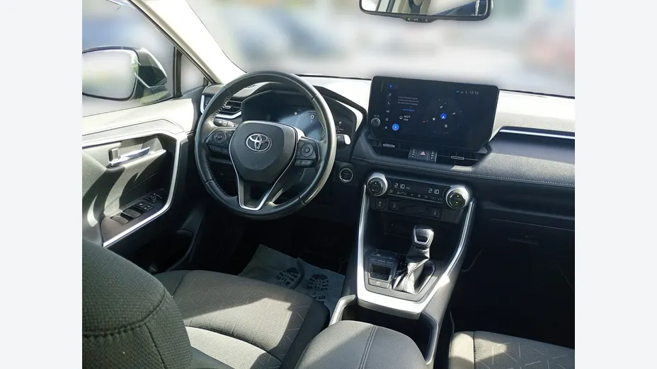 TOYOTA RAV4 -