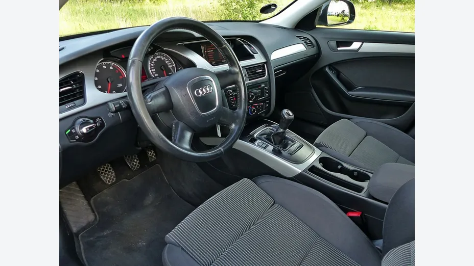 AUDI A4 -