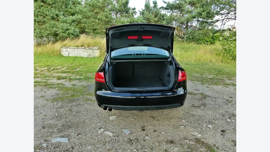 AUDI A4 -
