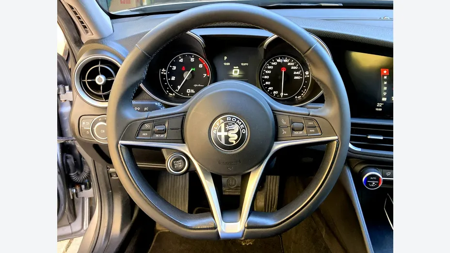 ALFA ROMEO Giulia -