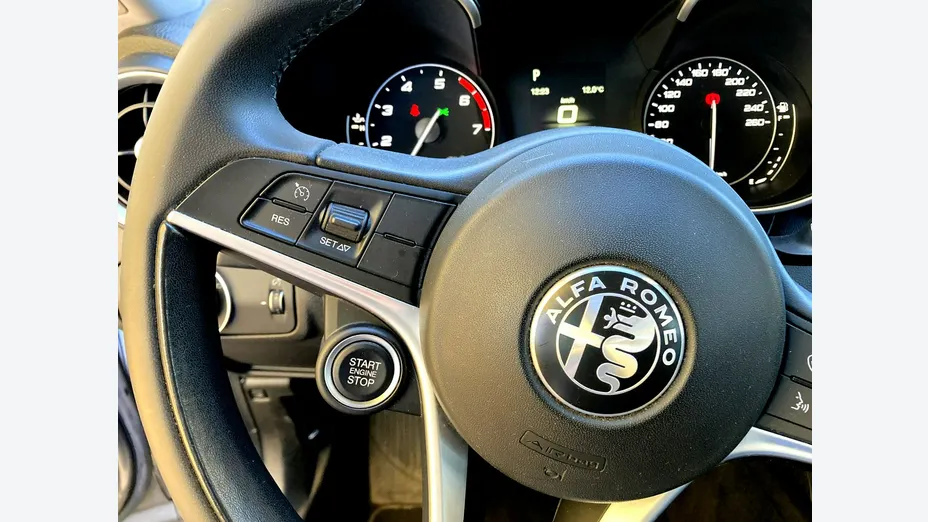 ALFA ROMEO Giulia -