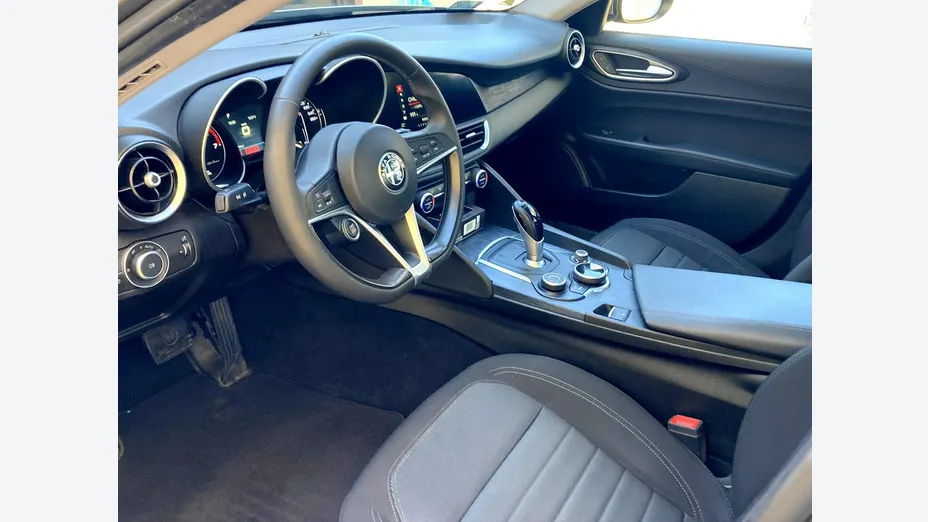 ALFA ROMEO Giulia -