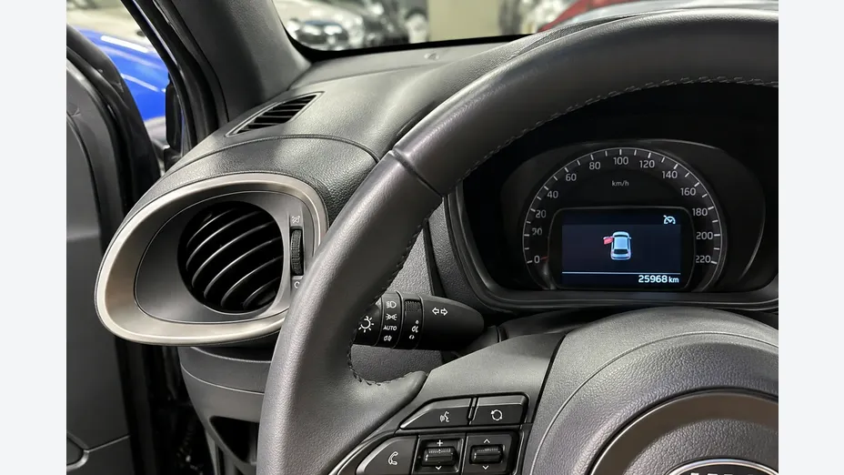 TOYOTA Aygo X -
