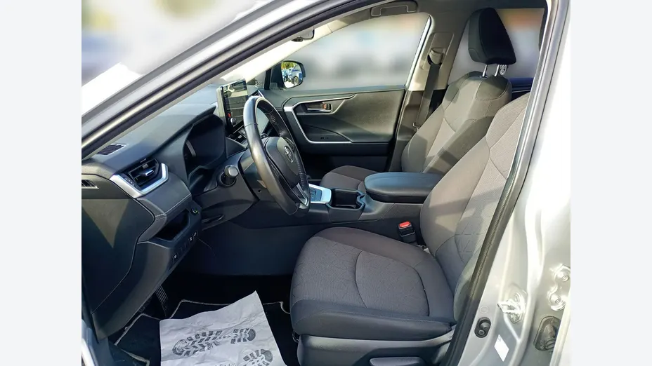 TOYOTA RAV4 -