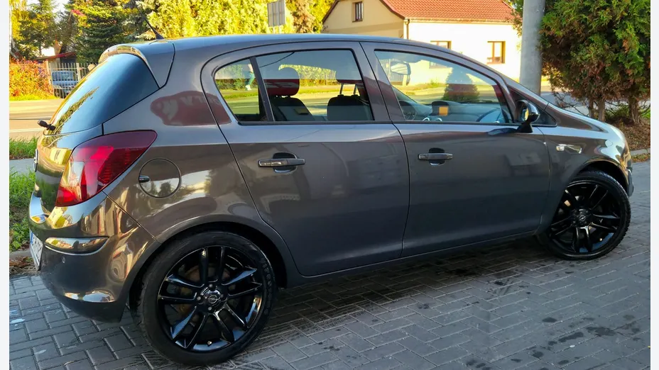 OPEL Corsa -