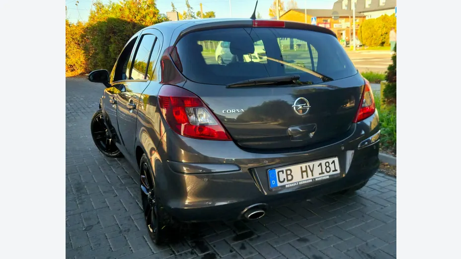 OPEL Corsa -