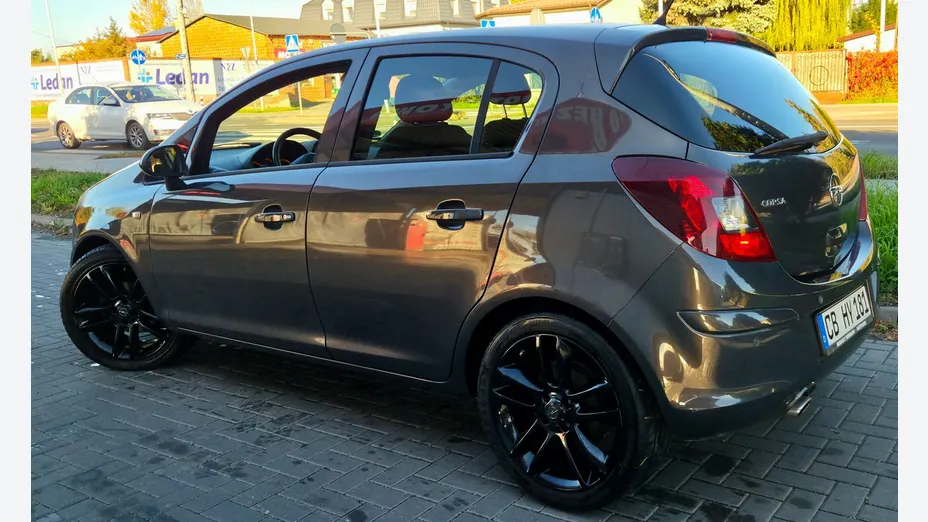 OPEL Corsa -