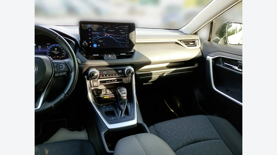 TOYOTA RAV4 -