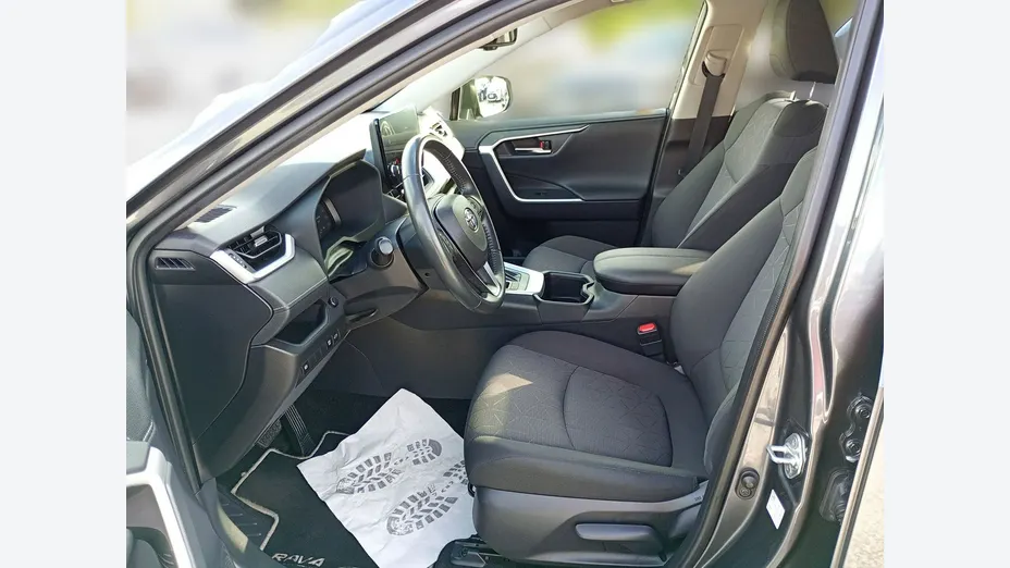 TOYOTA RAV4 -